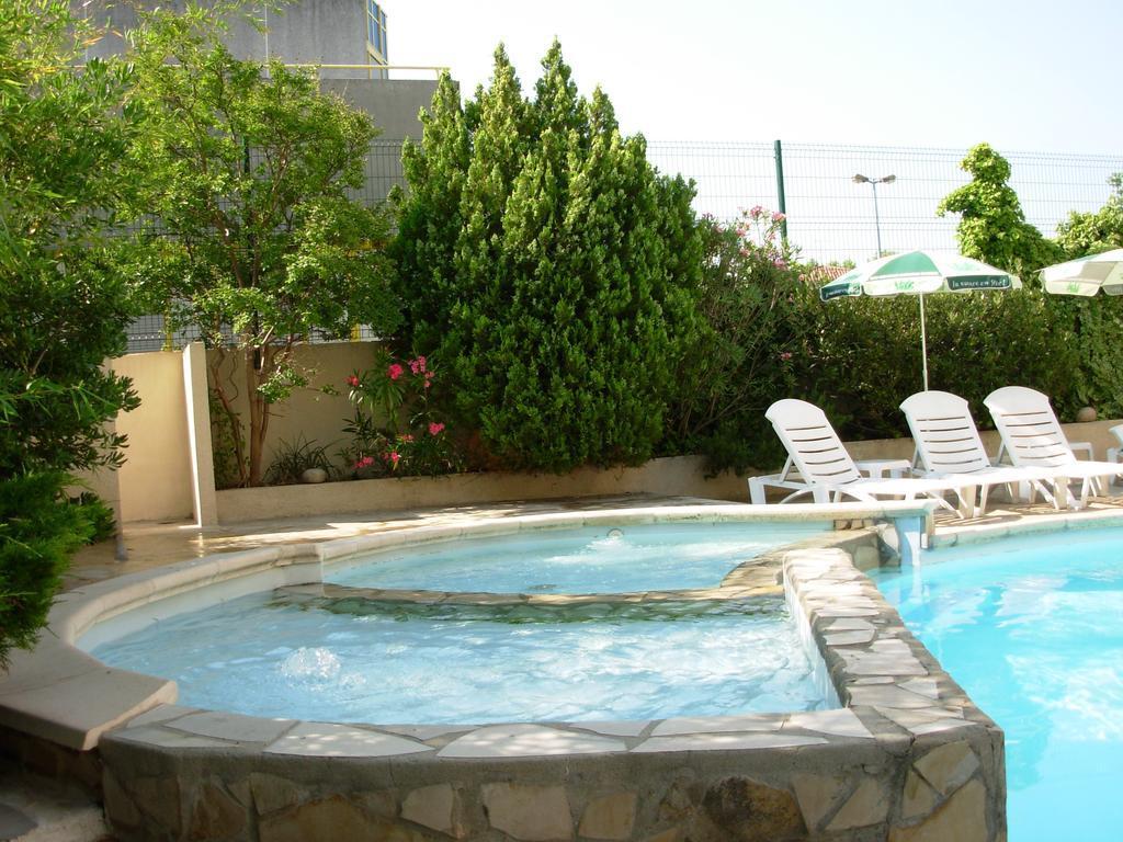 Hotel The Originals Romans-Sur-Isere Le Clos Des Tanneurs Exterior photo
